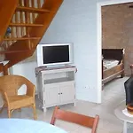 Hébergement de vacances Charmante Maison En Pierre Avec Jardin Clos, - Fr-1-616-280