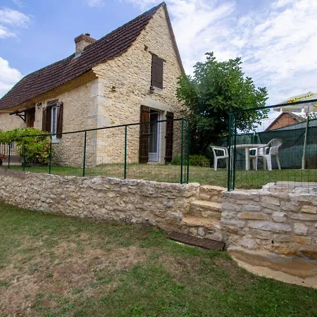 Hébergement de vacances Charmante Maison En Pierre Avec Jardin Clos, - Fr-1-616-280