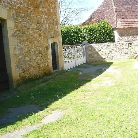 Hébergement de vacances Charmante Maison En Pierre Avec Jardin Clos, - Fr-1-616-280 *